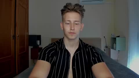 Snapshot of gym_alpha chatting on February 2025 04:42:02 PM Oliver online show from February 2025 04:42:02 PM