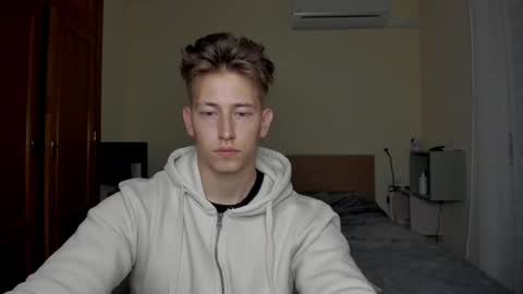 Snapshot of gym_alpha chatting on February 2025 09:19:02 PM Oliver online show from February 2025 09:19:02 PM