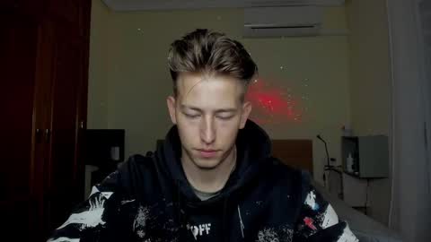 Snapshot of gym_alpha chatting on February 2025 09:53:02 PM Oliver online show from February 2025 09:53:02 PM