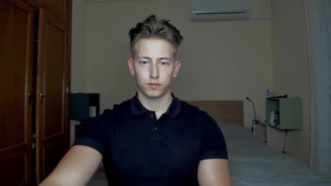 Snapshot of gym_alpha chatting on February 2025 10:15:02 PM Oliver online show from February 2025 10:15:02 PM