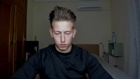 Snapshot of gym_alpha chatting on February 2025 05:53:02 PM Oliver online show from February 2025 05:53:02 PM