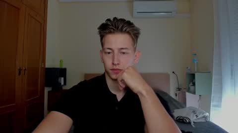 Snapshot of gym_alpha chatting on February 2025 04:03:02 PM Oliver online show from February 2025 04:03:02 PM