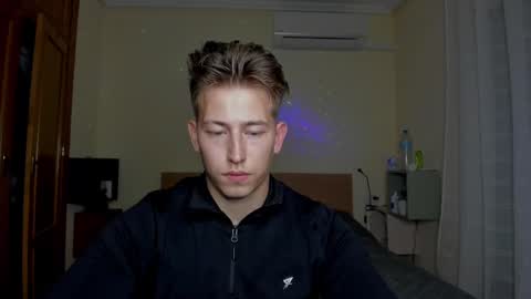 Snapshot of gym_alpha chatting on February 2025 09:14:02 PM Oliver online show from February 2025 09:14:02 PM