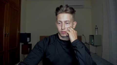 Snapshot of gym_alpha chatting on February 2025 09:12:01 PM Oliver online show from February 2025 09:12:01 PM