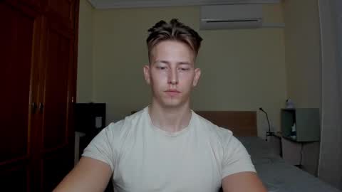 Snapshot of gym_alpha chatting on March 2025 11:20:02 PM Oliver online show from March 2025 11:20:02 PM