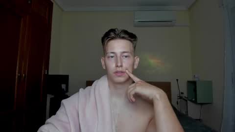 Snapshot of gym_alpha chatting on March 2025 12:50:02 AM Oliver online show from March 2025 12:50:02 AM