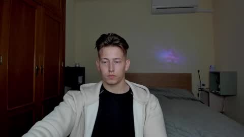 Snapshot of gym_alpha chatting on March 2025 07:21:02 PM Oliver online show from March 2025 07:21:02 PM