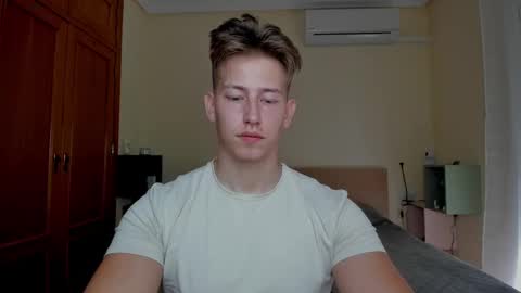 Snapshot of gym_alpha chatting on March 2025 03:45:02 PM Oliver online show from March 2025 03:45:02 PM