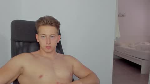 Snapshot of gym_alpha chatting on October 2025 01:52:02 PM Oliver online show from October 2025 01:52:02 PM