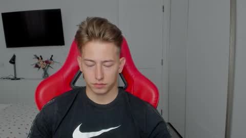 Snapshot of gym_alpha chatting on October 2025 02:16:01 PM Oliver online show from October 2025 02:16:01 PM