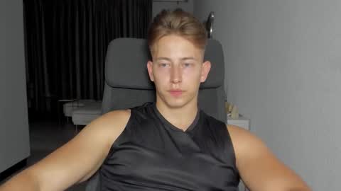 Snapshot of gym_alpha chatting on October 2025 08:53:02 PM Oliver online show from October 2025 08:53:02 PM