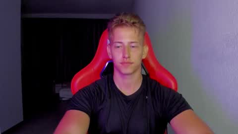 Oliver online show from November 2025 07:34:02 PM