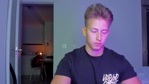 Oliver online show from December 2025 08:27:02 PM