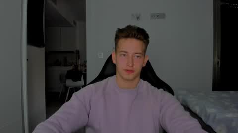 Snapshot of gym_alpha chatting on March 2026 04:01:02 PM Oliver online show from March 2026 04:01:02 PM