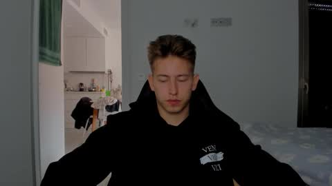 Snapshot of gym_alpha chatting on March 2026 03:18:01 PM Oliver online show from March 2026 03:18:01 PM