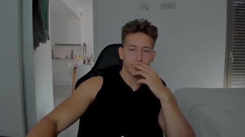 Snapshot of gym_alpha chatting on March 2026 03:29:01 PM Oliver online show from March 2026 03:29:01 PM