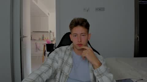 Snapshot of gym_alpha chatting on March 2026 03:29:01 PM Oliver online show from March 2026 03:29:01 PM