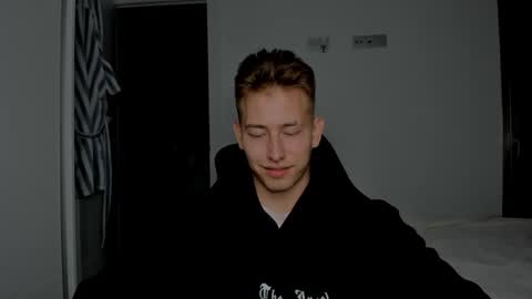 Snapshot of gym_alpha chatting on April 2026 10:12:02 PM Oliver online show from April 2026 10:12:02 PM