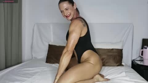 gymbunnie online show from December 2024 06:05:02 PM