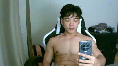 Snapshot of gymnasmenos chatting on March 2026 08:18:01 AM AJ online show from March 2026 08:18:01 AM