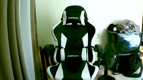 Snapshot of gymnasmenos chatting on March 2026 12:47:01 AM AJ online show from March 2026 12:47:01 AM