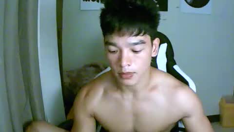 Snapshot of gymnasmenos chatting on April 2026 01:37:01 PM AJ online show from April 2026 01:37:01 PM