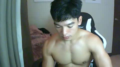 Snapshot of gymnasmenos chatting on April 2026 01:23:01 PM AJ online show from April 2026 01:23:01 PM