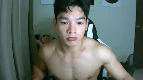 Snapshot of gymnasmenos chatting on April 2026 10:18:01 AM AJ online show from April 2026 10:18:01 AM