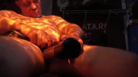 Snapshot of h0tttsteel chatting on October 2025 11:44:01 AM h0tttsteel online show from October 2025 11:44:01 AM