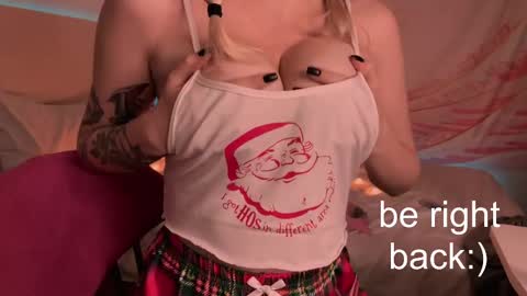 Lana online show from February 2025 08:11:01 PM