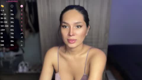 Camila online show from November 2025 01:25:02 AM