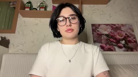 Helga online show from October 2025 05:06:02 PM