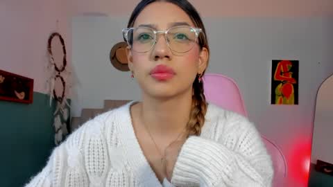 Snapshot of h3y_mia3 chatting on April 2026 03:42:01 AM Paulina online show from April 2026 03:42:01 AM