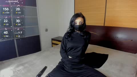 Snapshot of habibi_moon chatting on December 2024 02:52:02 AM Linda online show from December 2024 02:52:02 AM