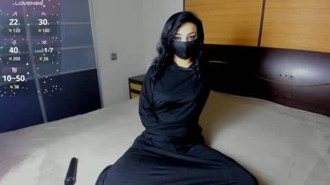 Snapshot of habibi_moon chatting on December 2024 02:31:02 AM Linda online show from December 2024 02:31:02 AM