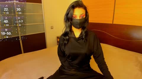 Snapshot of habibi_moon chatting on January 2025 04:15:01 AM Linda online show from January 2025 04:15:01 AM