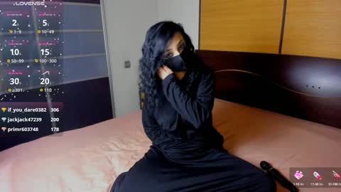 Snapshot of habibi_moon chatting on January 2025 02:44:01 PM Linda online show from January 2025 02:44:01 PM