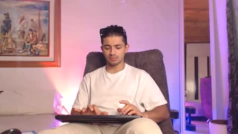 Snapshot of hadez_69 chatting on March 2026 03:33:01 PM HADEZ online show from March 2026 03:33:01 PM