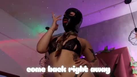 Haely online show from October 2025 11:33:02 AM