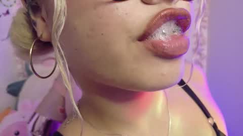 Haely online show from March 2026 02:08:02 AM