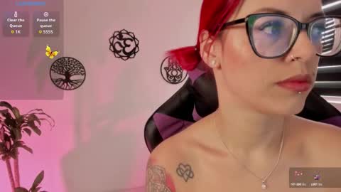 Snapshot of haileebeer_ chatting on September 2025 03:39:01 PM Hailee online show from September 2025 03:39:01 PM