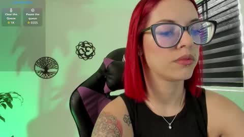 Snapshot of haileebeer_ chatting on October 2025 03:31:02 PM Hailee online show from October 2025 03:31:02 PM