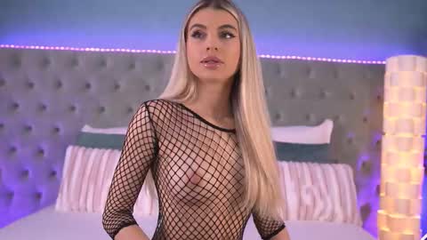 Hailey online show from November 2025 07:18:02 AM