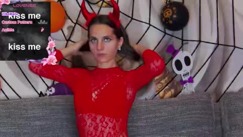 HaileyPeach online show from October 2025 05:58:02 PM