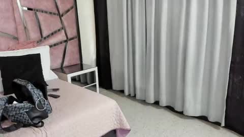 Hailey online show from October 2025 12:02:02 PM