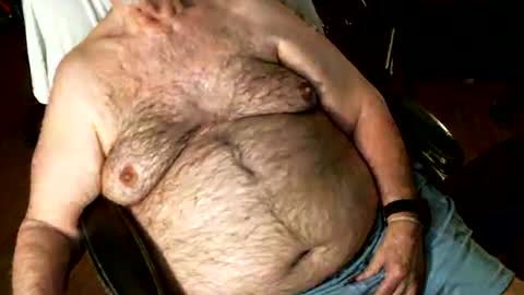 Snapshot of hairybear813 chatting on June 2026 11:07:02 PM hairybear813 online show from June 2026 11:07:02 PM
