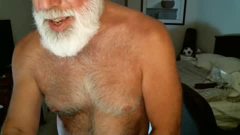 Snapshot of hairypecsguy chatting on June 2026 07:07:01 AM Hairy pecs online show from June 2026 07:07:01 AM
