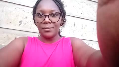 Snapshot of hairypussybigassy001 chatting on December 2024 03:33:02 PM hairypussybigassy001 online show from December 2024 03:33:02 PM