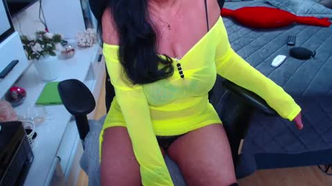 Monika online show from January 2025 12:43:02 PM