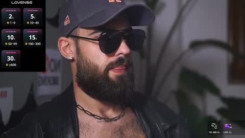 Snapshot of hairyrobxxx chatting on November 2025 07:45:02 PM HairyRobXxX online show from November 2025 07:45:02 PM